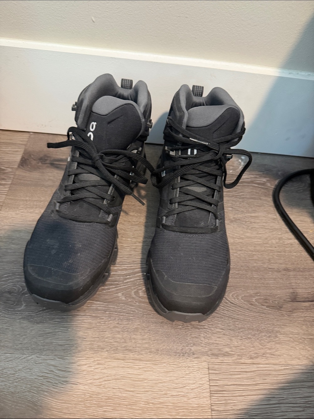On Running Men's Black High-Top Trail Boots